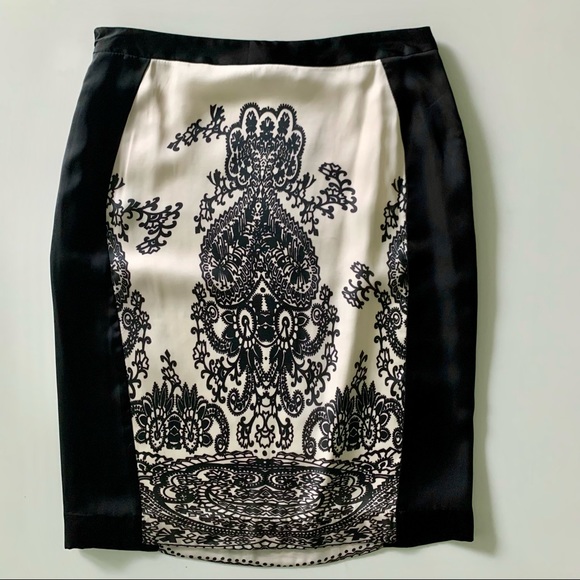 Gorgeous pencil satin/silk skirt with lacey print - Picture 1 of 7